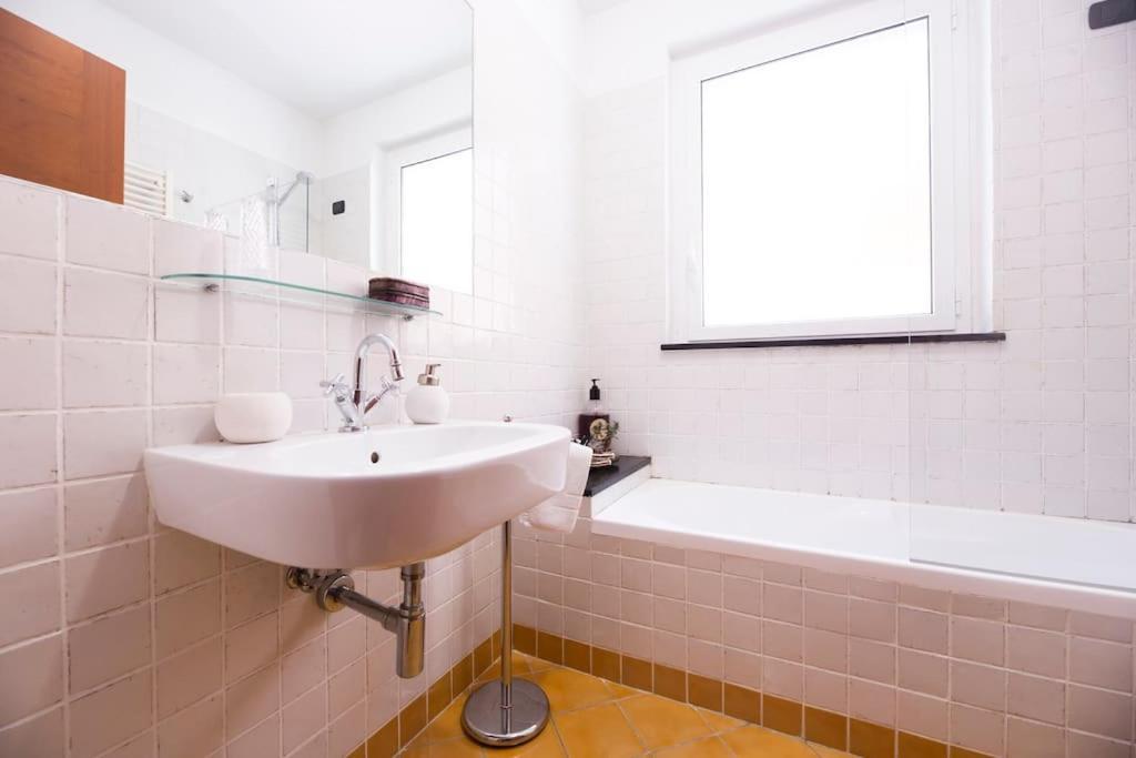Prione'S Apartment Генуа Екстериор снимка