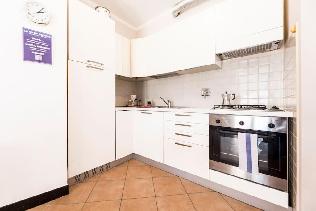 Prione'S Apartment Генуа Екстериор снимка